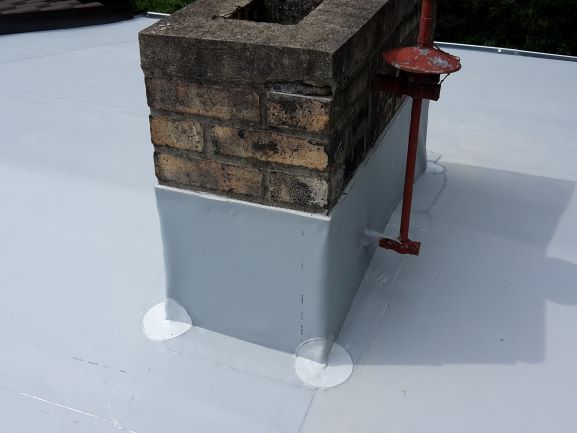 detail opracování komínu